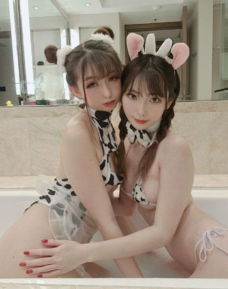 大巴车最后一排被轮流围观的原因_蓝光动漫免费观看